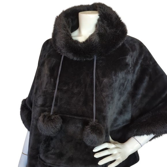La Vie en Rose  Black Plush Hooded Cape with Pom Poms - Picture 7 of 13